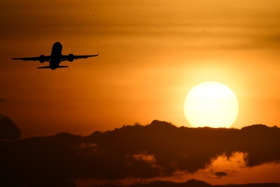 Dự báo thời tiết ngày 4/5/2025: Miền Bắc nắng trên 35 độ, Nam Bộ mưa giông