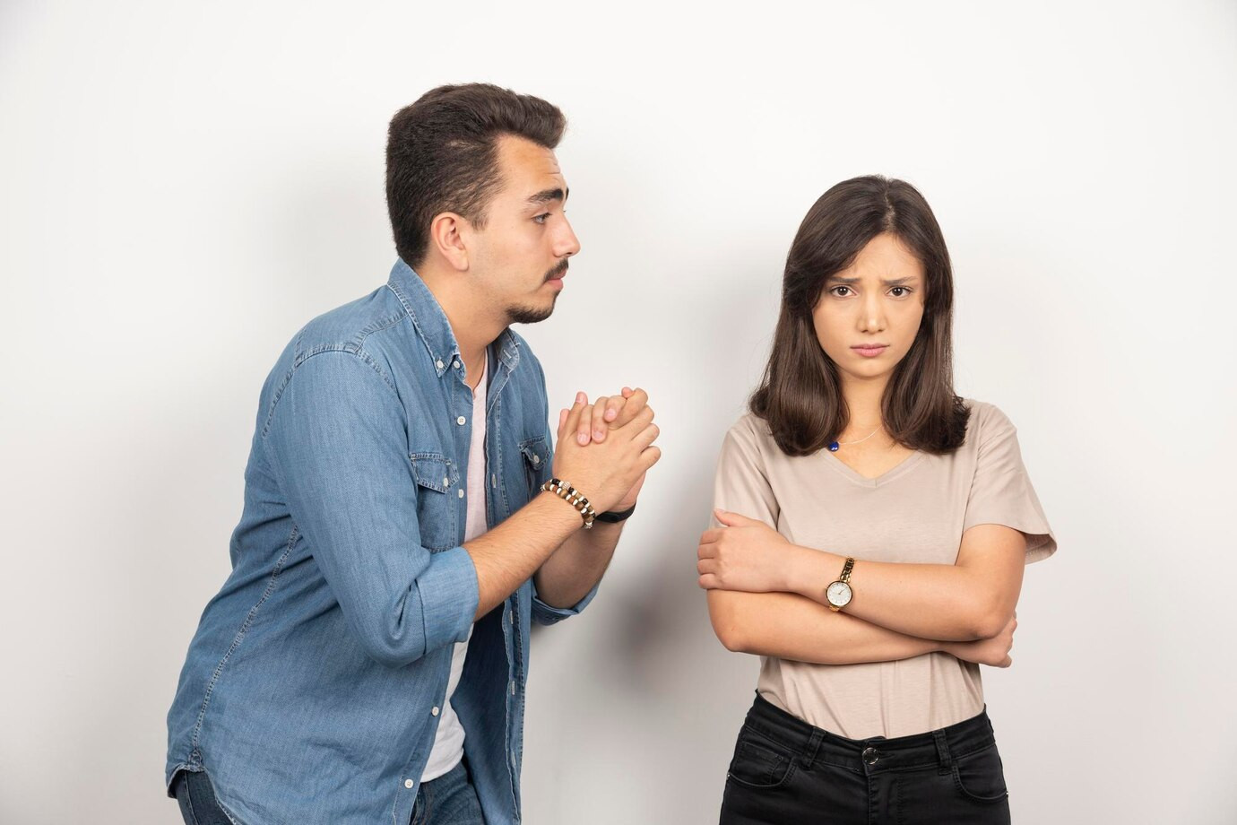 Bất ngờ về quê ăn giỗ, nữ kế toán phát hiện bí mật động trời mẹ chồng luôn giấu ngoaitinh FP.jpg