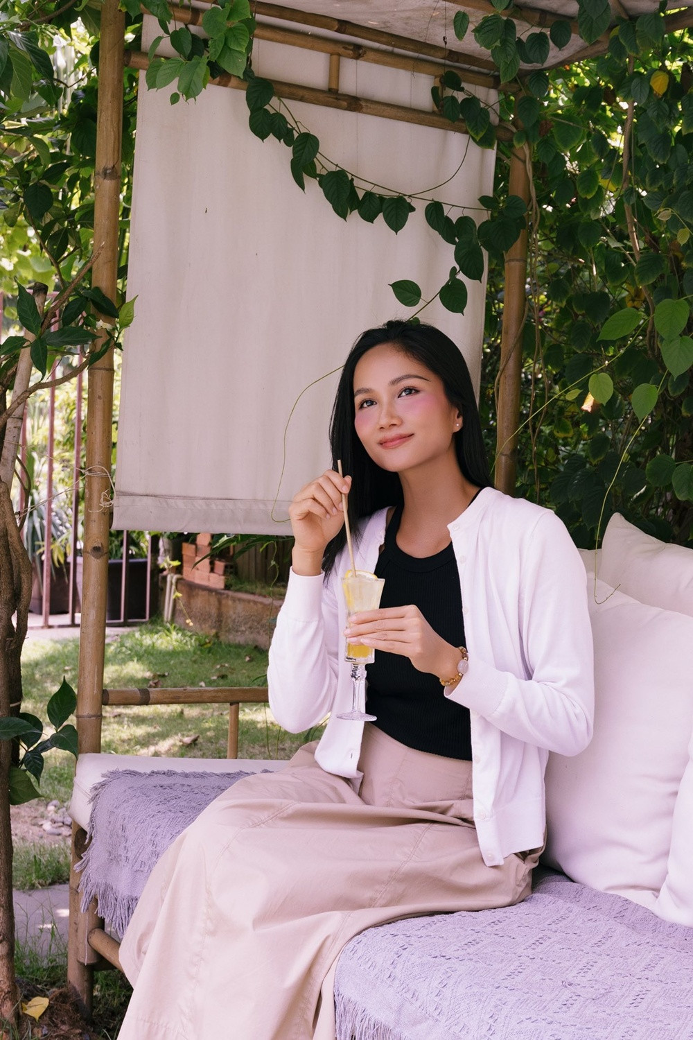 Chồng HHen Niê sẵn sàng làm ông bố bỉm sữa