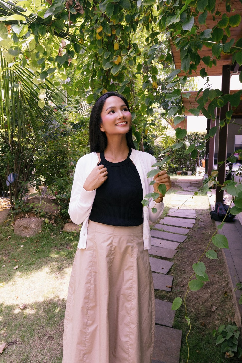 Chồng HHen Niê sẵn sàng làm ông bố bỉm sữa