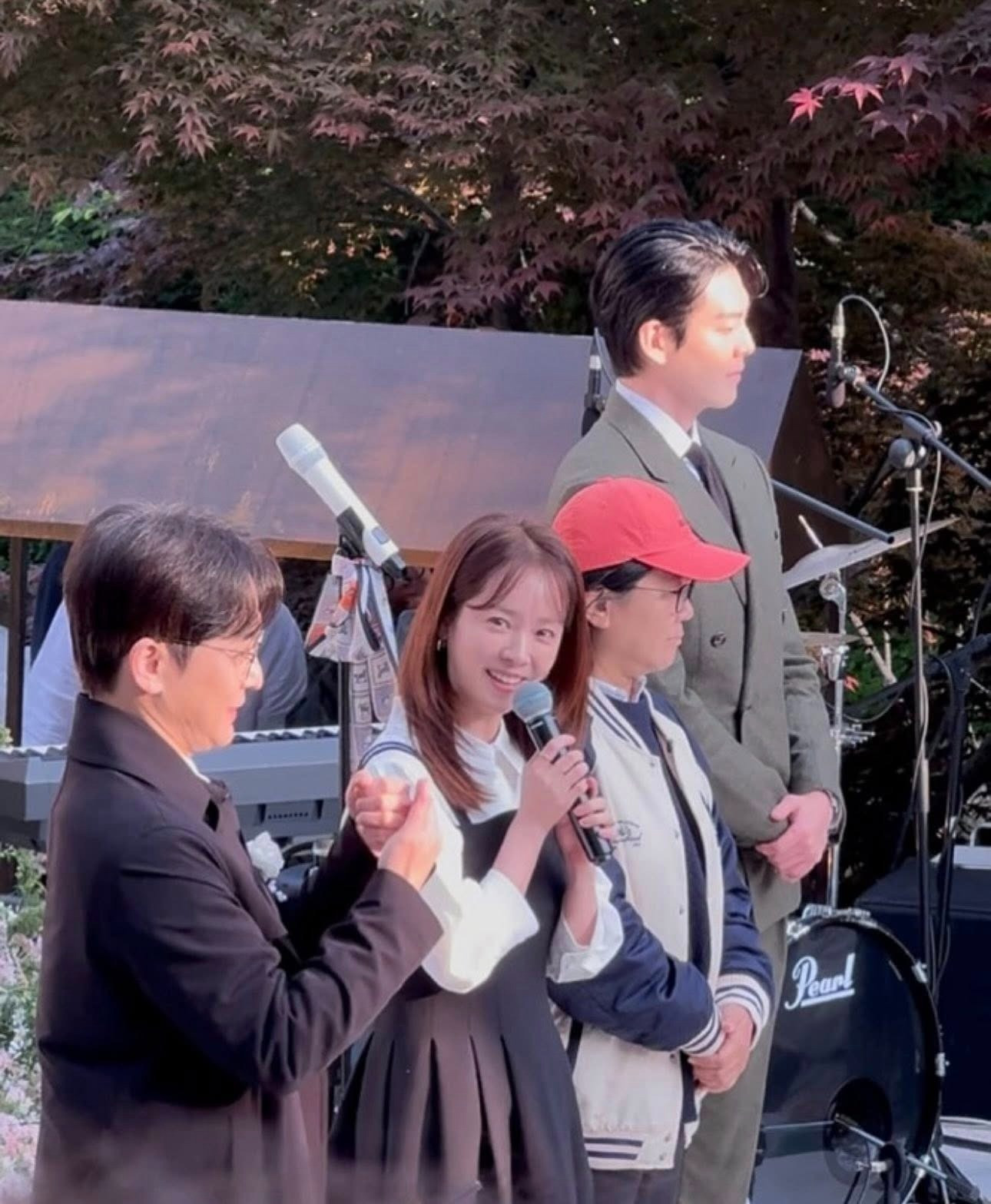 Đám cưới như cổ tích của nữ diễn viên mắc bệnh down