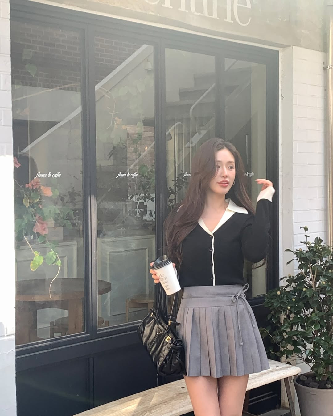 4 kiểu chân váy giúp phụ nữ Hàn trông trẻ hơn 5 tuổi- Ảnh 7.