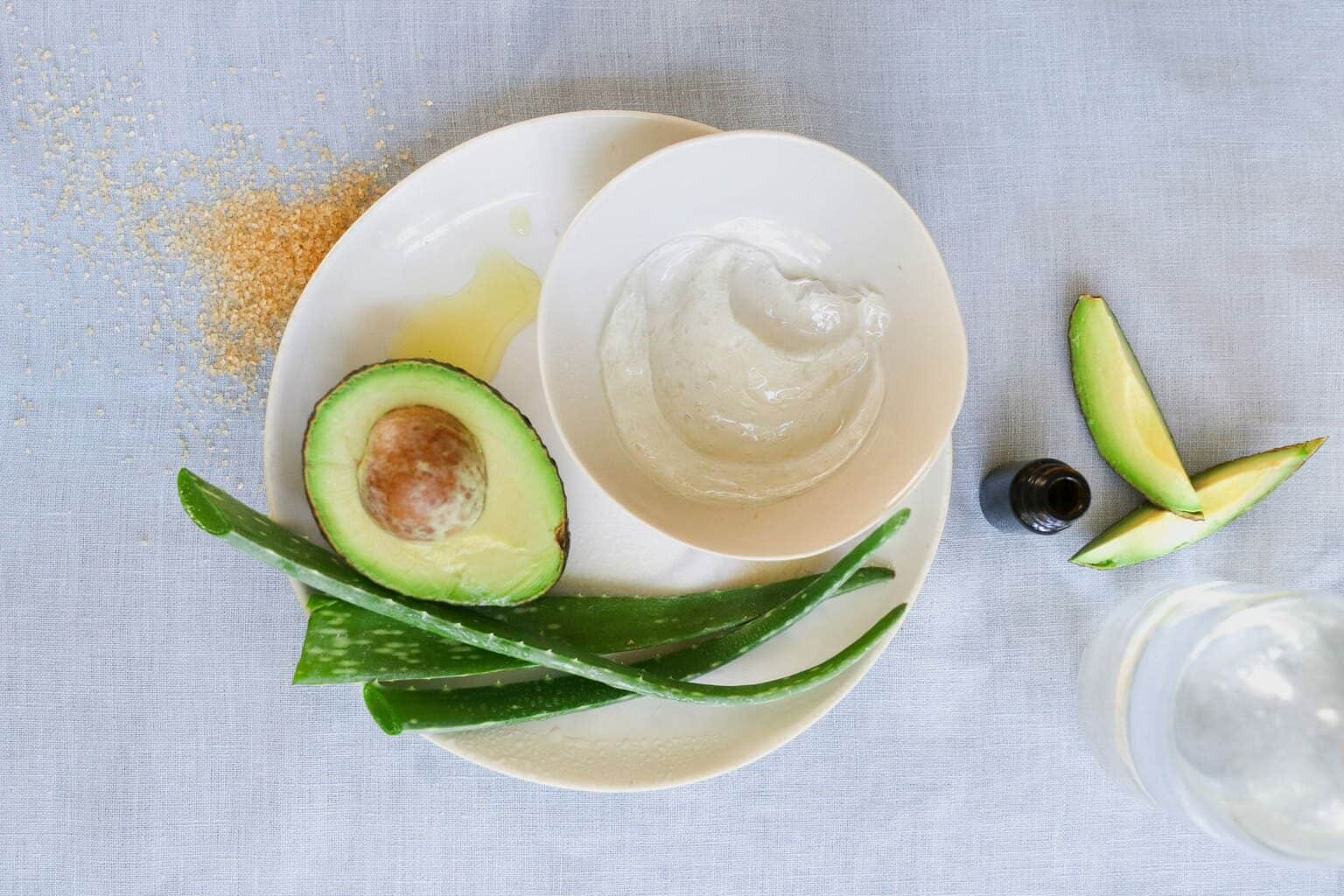 7 biện pháp tự nhiên duy trì làn da trẻ trung, khỏe mạnh- Ảnh 2.