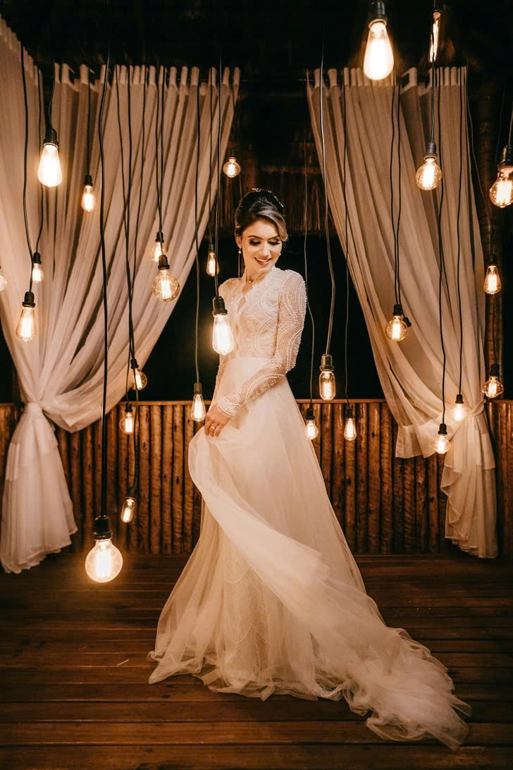 8 mẫu váy cưới cổ điển đang thịnh hành năm 2025 - Ảnh 5