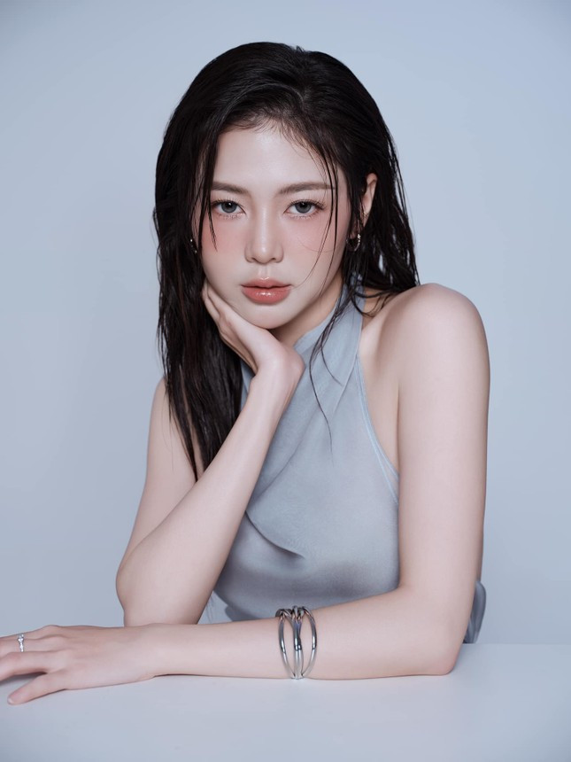 Bảo Anh, Liz Kim Cương gây tranh luận ảnh 2