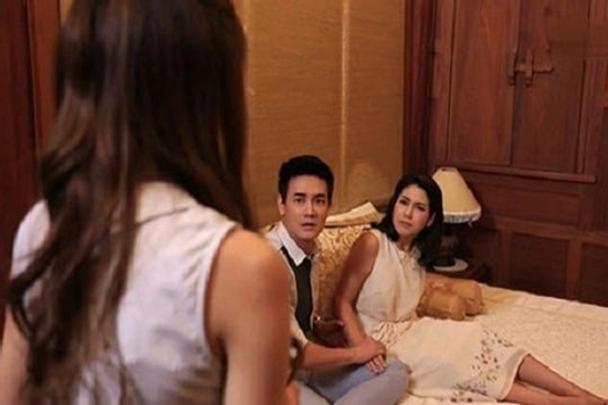 Bị bắt quả tang ngoại tình, chồng ngang ngược thách thức và chiêu khó đỡ của người vợ cao tay