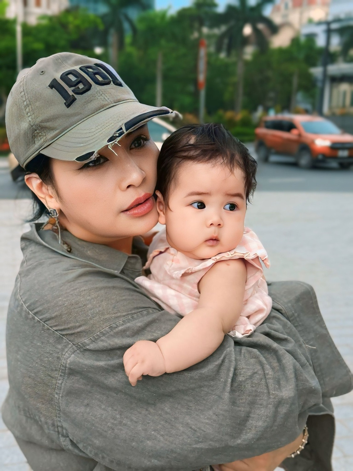 Bức ảnh hé lộ mối quan hệ giữa NSND Thanh Lam và người tình của chồng cũ Bức ảnh hé lộ mối quan hệ giữa NSND Thanh Lam và người tình của chồng cũ