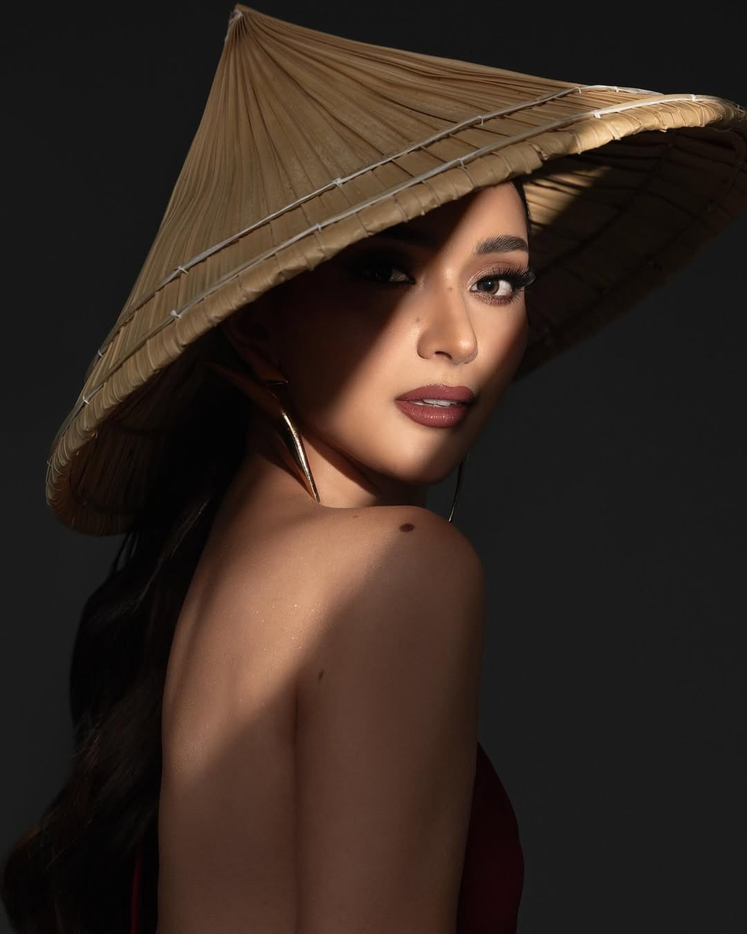 Cô gái 5 lần thi sắc đẹp đăng quang Hoa hậu Hoàn vũ Philippines ảnh 17