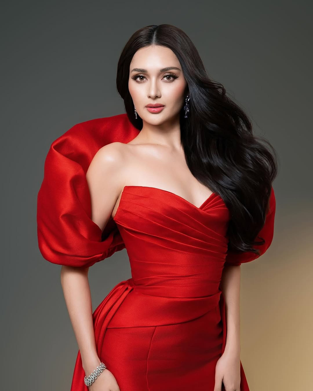 Cô gái 5 lần thi sắc đẹp đăng quang Hoa hậu Hoàn vũ Philippines ảnh 13