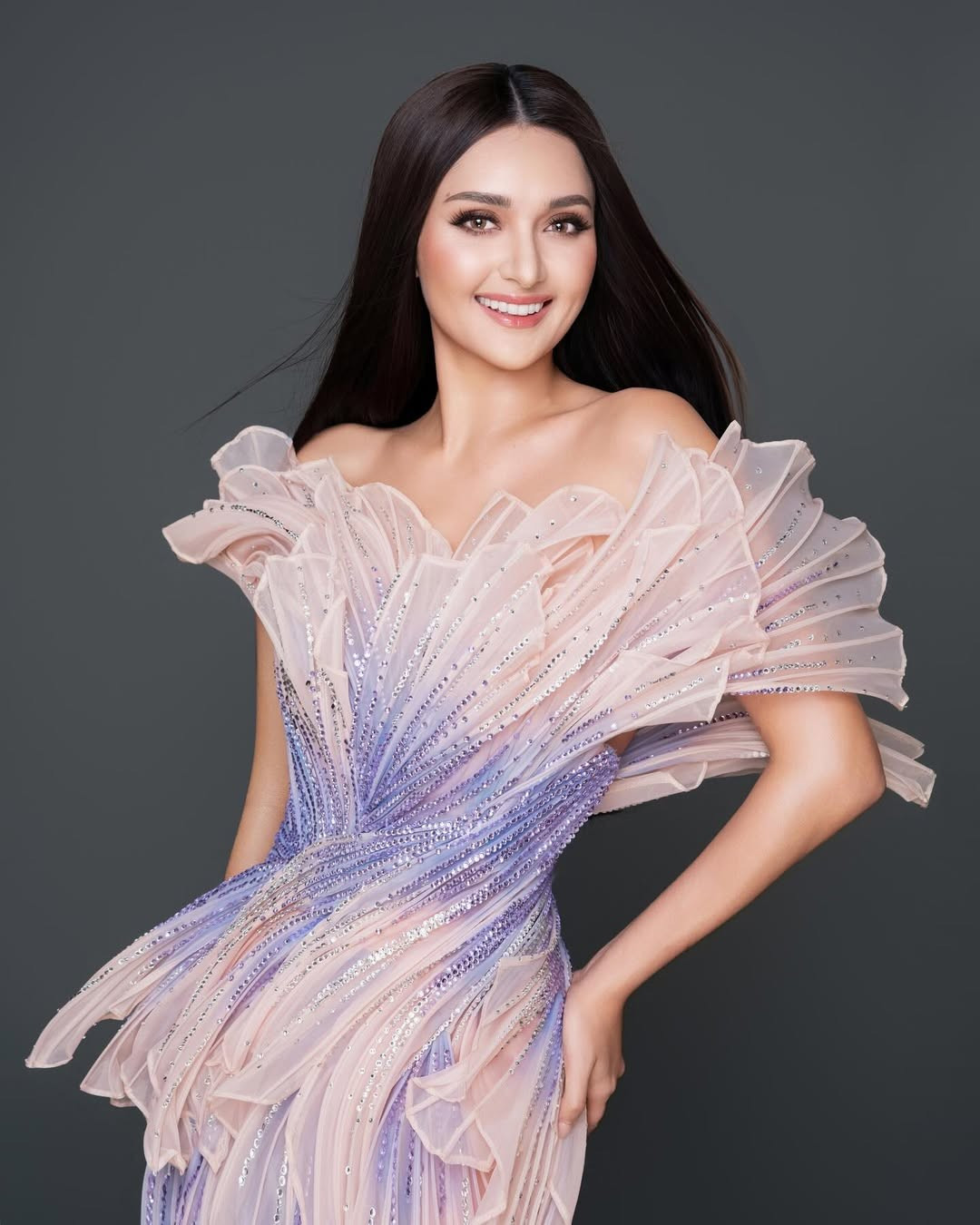 Cô gái 5 lần thi sắc đẹp đăng quang Hoa hậu Hoàn vũ Philippines ảnh 7