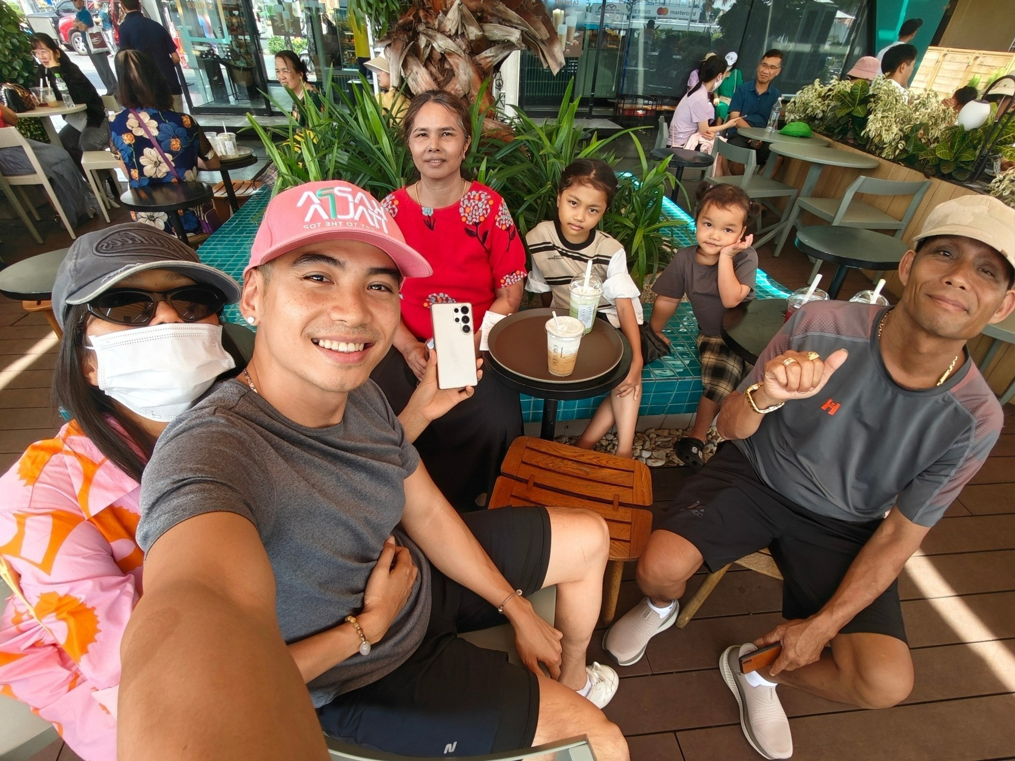 H'Hen Niê bị soi đổi 'chiêu thức' giấu bụng bầu HHen Niê bị soi đổi chiêu thức giấu bầu