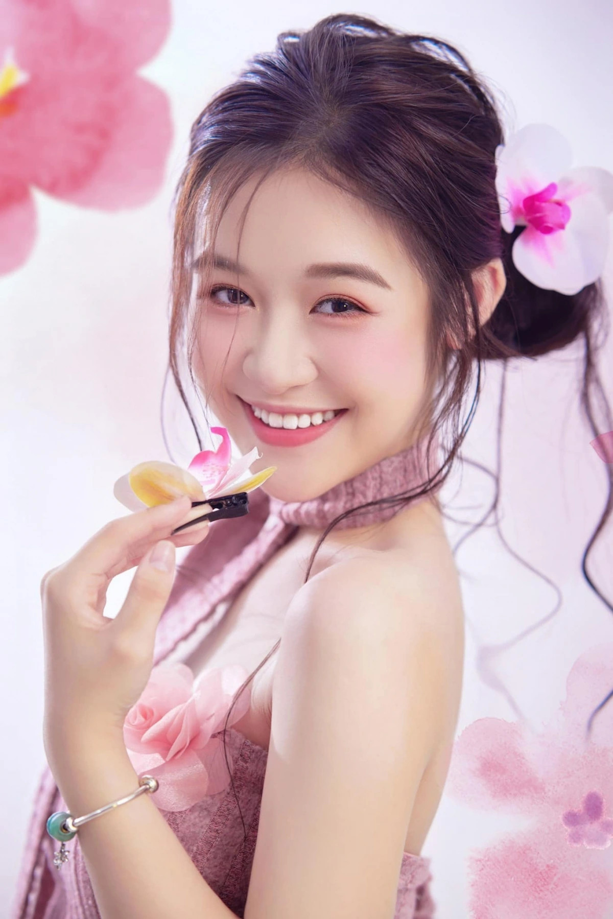 nhan sac nu dien vien 17 tuoi dong lat mat 8 cua ly hai hinh anh 16