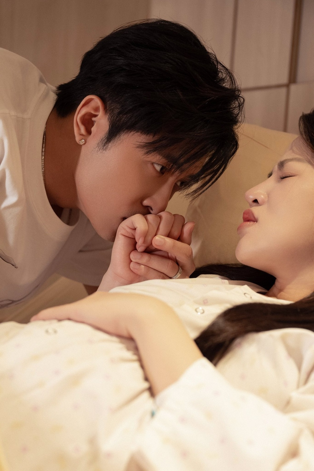 Puka xác nhận sinh con đầu lòng nhan sắc mẹ bỉm được khen hết lời