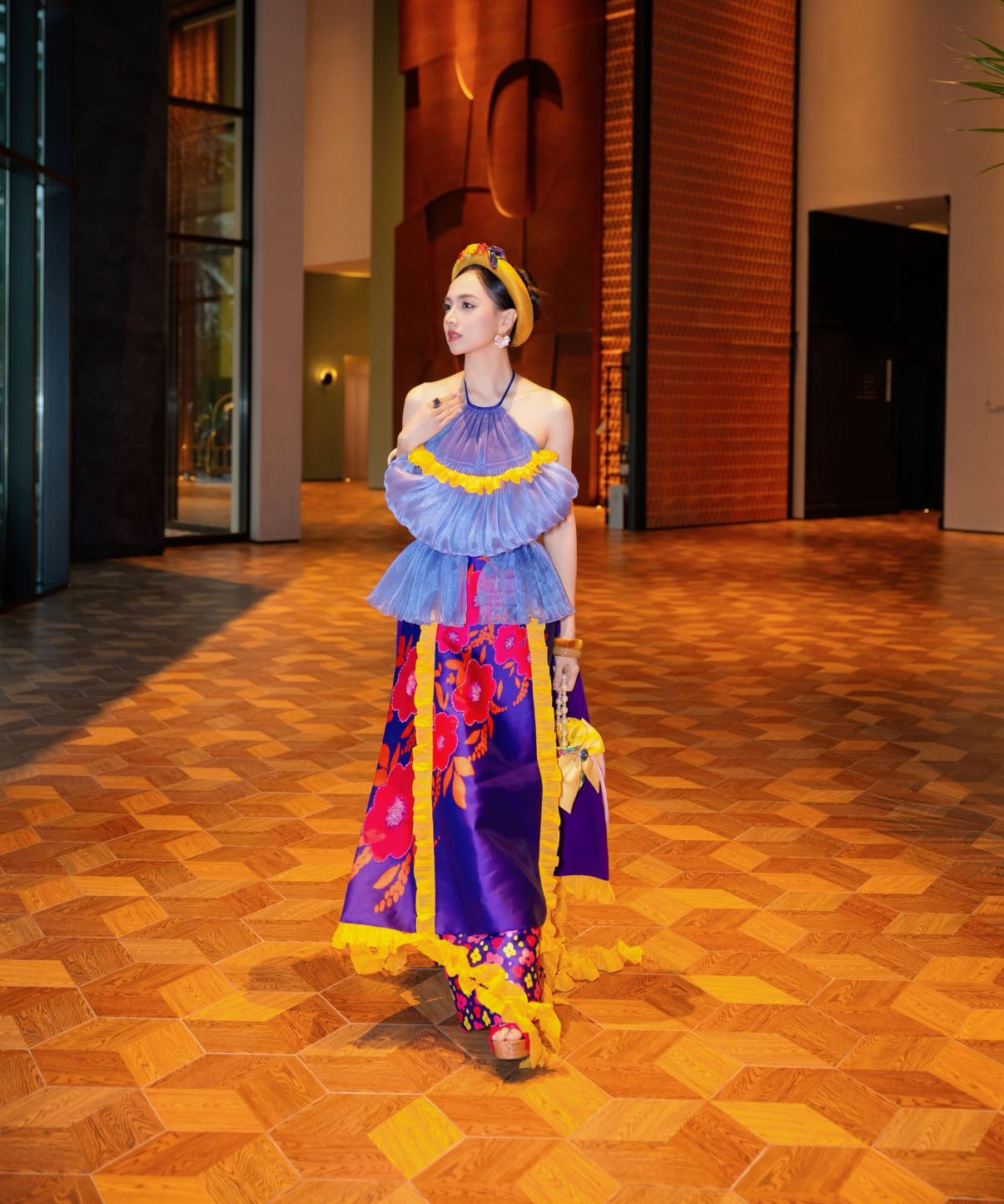 Váy áo cách tân được Đinh Ngọc Diệp tích cực lăng xê- Ảnh 8.