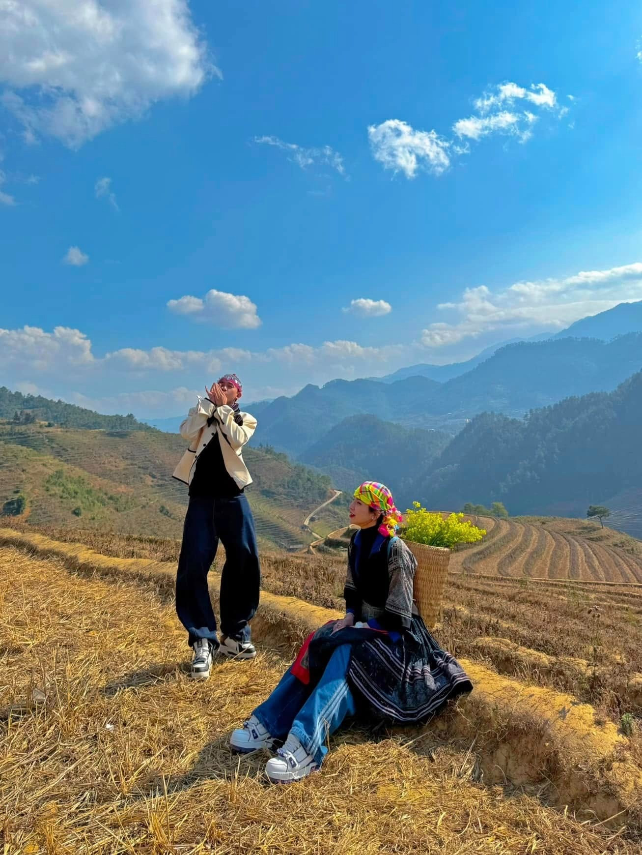 Bạn trai kém 11 tuổi tháp tùng Diệp Lâm Anh đi diễn