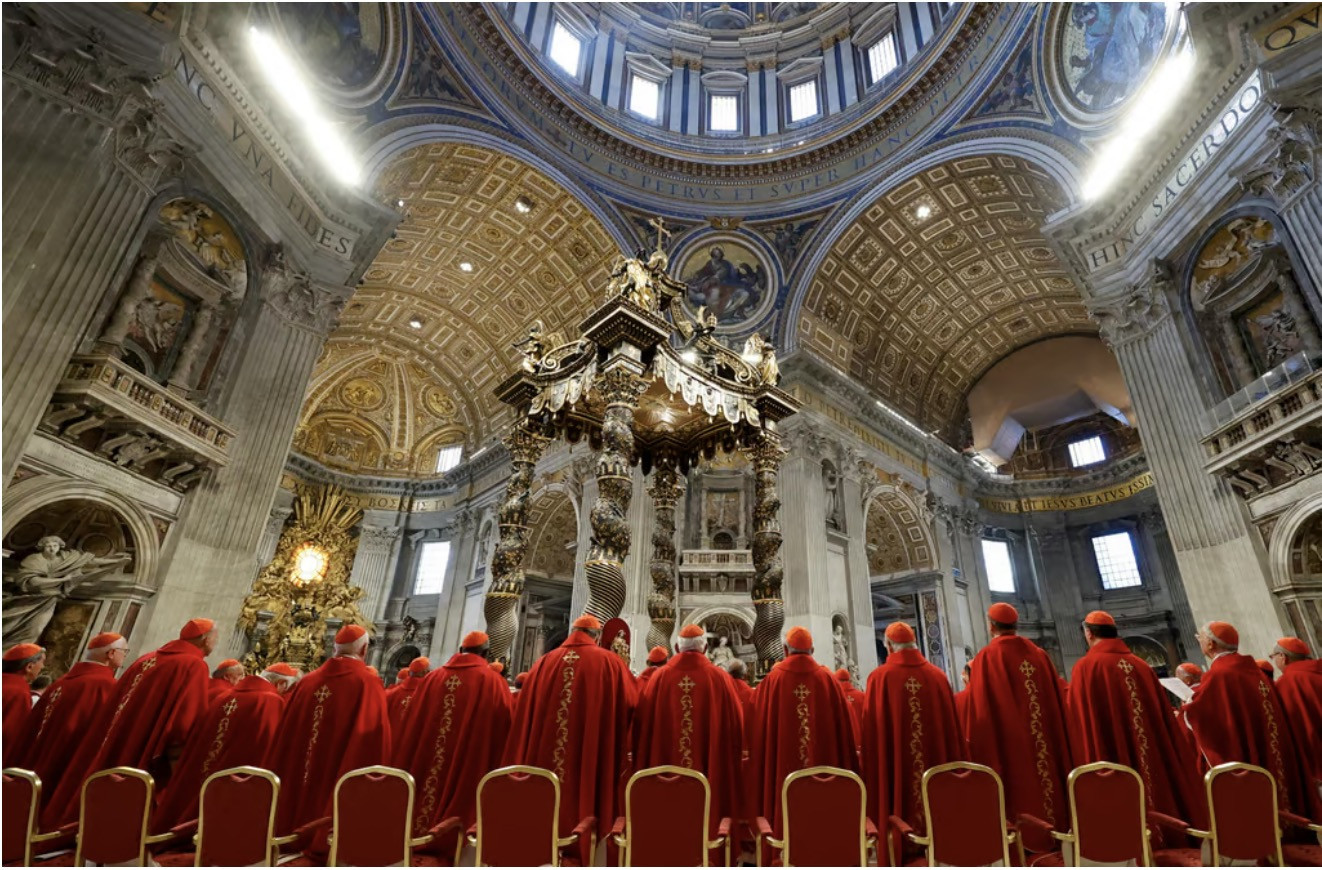 Mật nghj hồng y. ảnh: EFE EPA