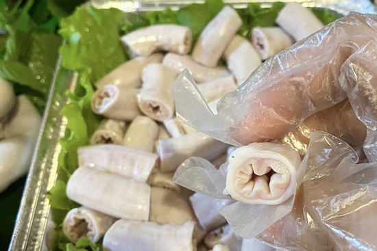 Chủ sạp thịt lợn ở Hải Phòng: Gần 20 năm mới 'chốt' được vài mẻ lòng se điếu