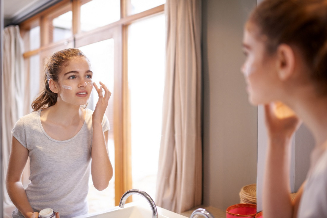 Kem chống nắng có giúp ngăn ngừa nếp nhăn không?- Ảnh 3.