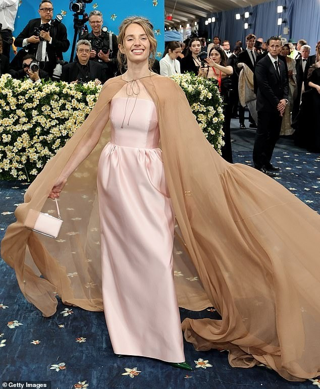 Lisa (BlackPink) vào danh sách mặc xấu nhất Met Gala 2025 ảnh 12