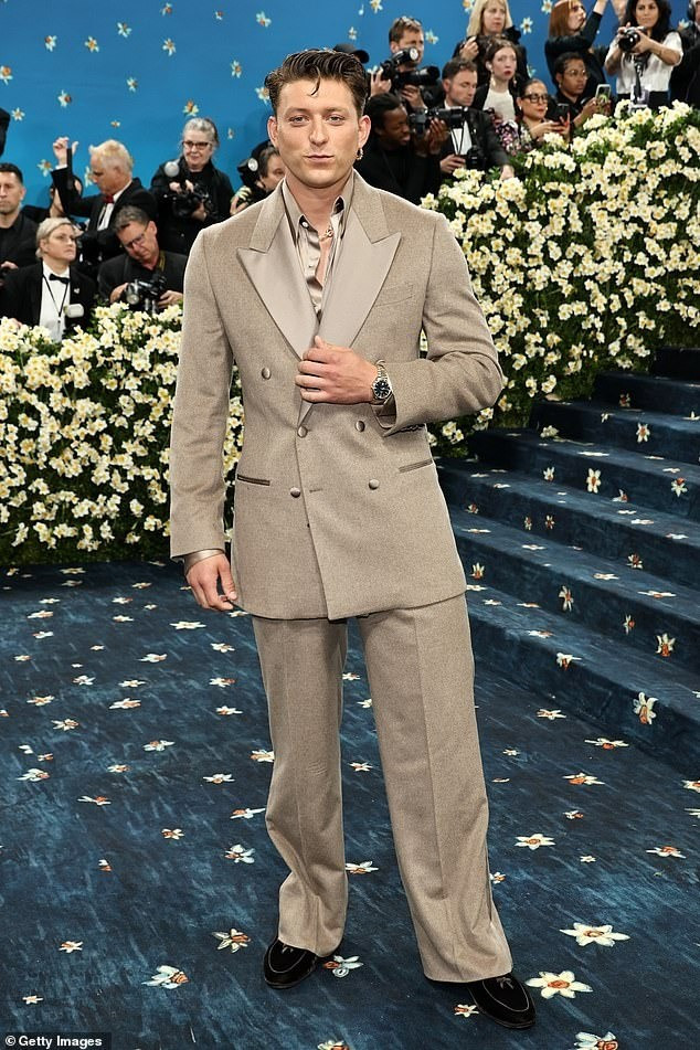 Lisa (BlackPink) vào danh sách mặc xấu nhất Met Gala 2025 ảnh 10