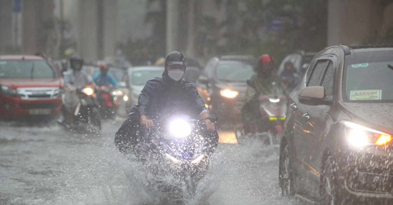 Miền Bắc nắng nóng mạnh toàn vùng, không khí lạnh về Hà Nội giảm đột ngột 6 độ