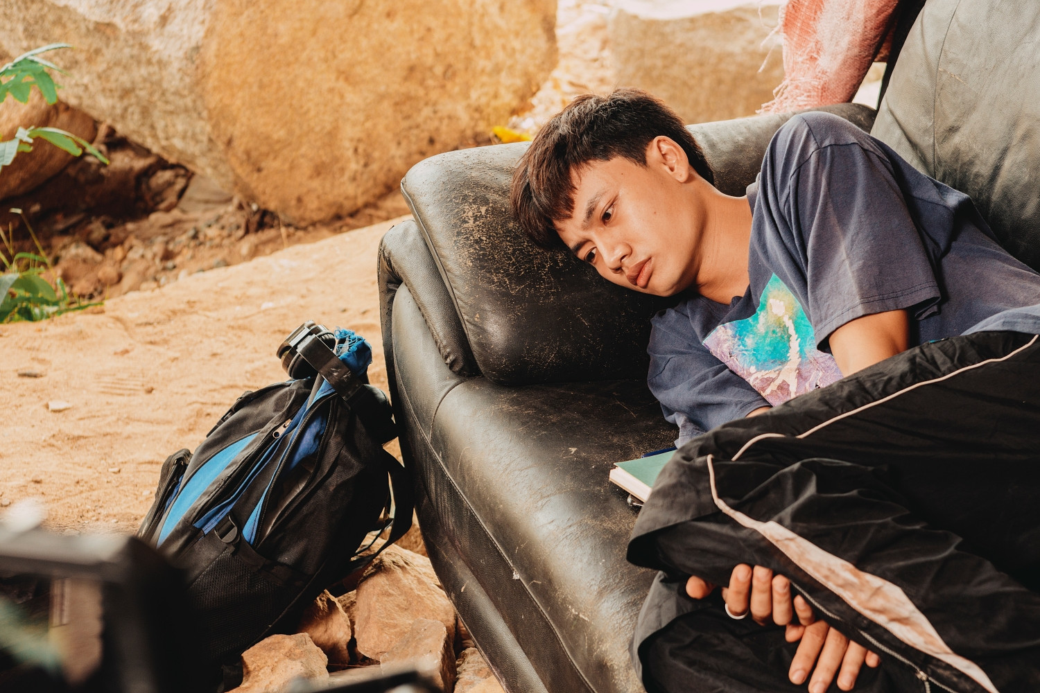 Nam chính Lật mặt 8 gặp sự cố vượt nỗi đau lớn để hoàn thành vai diễn