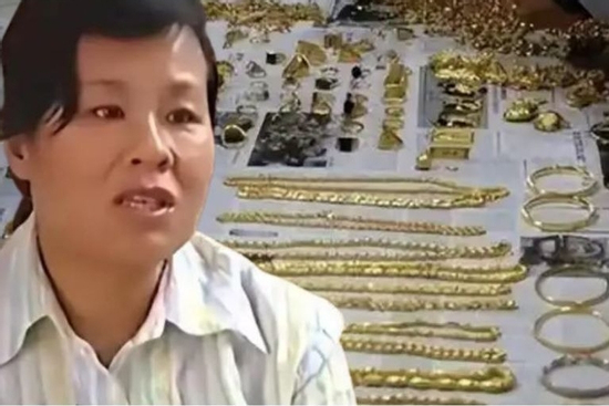 Nhặt được 14kg vàng trong hộp giấy ở sân bay