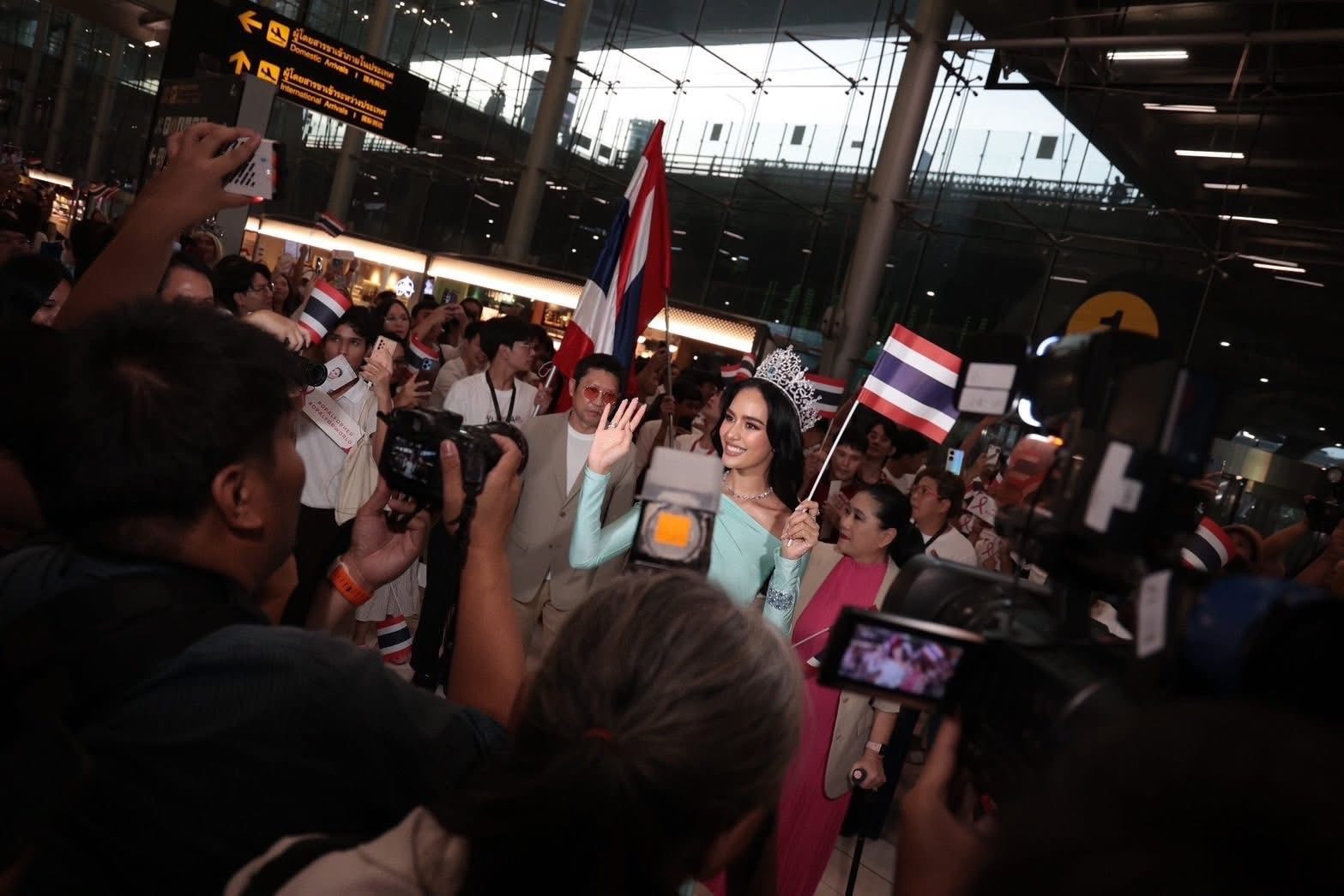 Nhiều người đẹp đã tới Ấn Độ thi Hoa hậu Thế giới ảnh 2