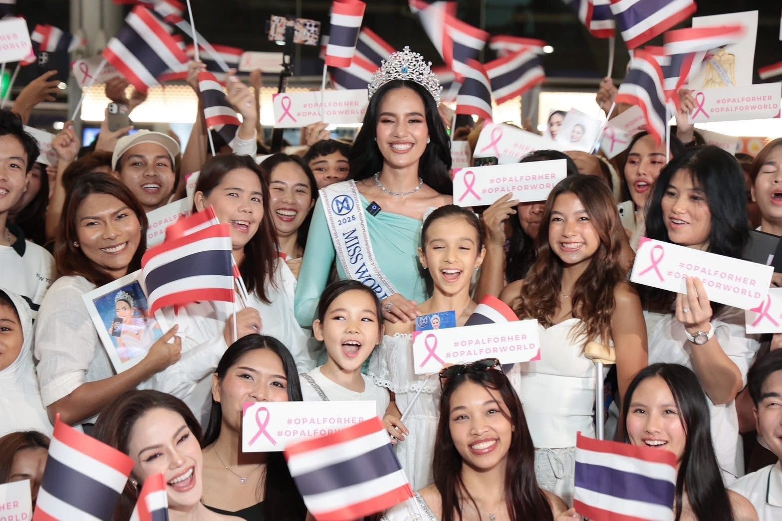 Nhiều người đẹp đã tới Ấn Độ thi Hoa hậu Thế giới ảnh 3