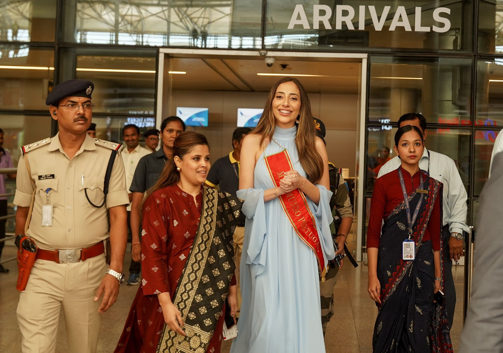 Nhiều người đẹp đã tới Ấn Độ thi Hoa hậu Thế giới ảnh 25