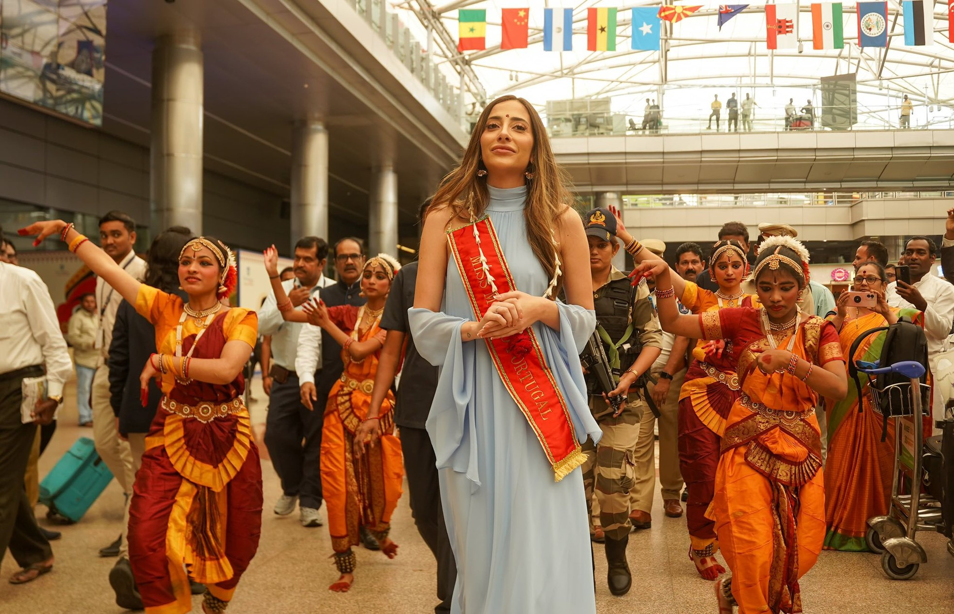 Nhiều người đẹp đã tới Ấn Độ thi Hoa hậu Thế giới ảnh 24