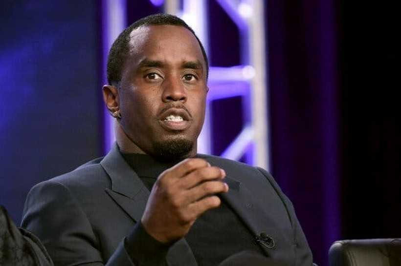 Phiên tòa xét xử 'ông trùm' Diddy: 190 người nổi tiếng được nhắc tên, bạn gái cũ ra làm chứng Diddy hiện đang đối mặt với 5 tội danh bao gồm một tội tổ chức tội phạm, hai tội buôn bán tình dục và hai tội vận chuyển người để thực hiện hành vi mại dâm. Ảnh: News