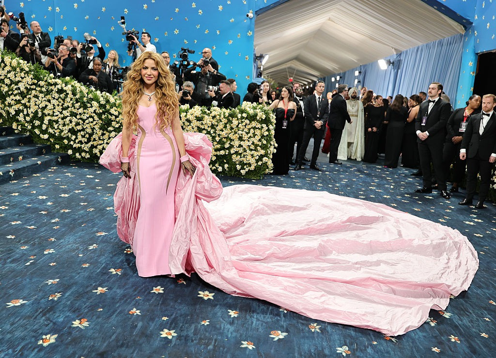 Sao nữ lừng lẫy showbiz bị chê thậm tệ vì trang phục '1 mình 1 kiểu' tại Met Gala 2025 Sao nữ lừng lẫy showbiz bị chê thậm tệ vì trang phục lạc quẻ số 1 tại Met Gala 2025