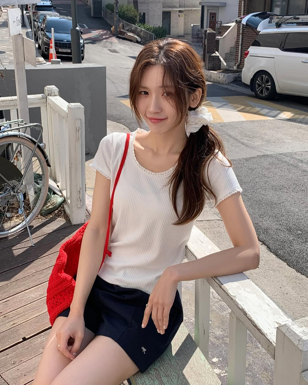 5 kiểu tóc trẻ trung, dễ làm, hợp diện cùng váy vóc mùa hè- Ảnh 6.