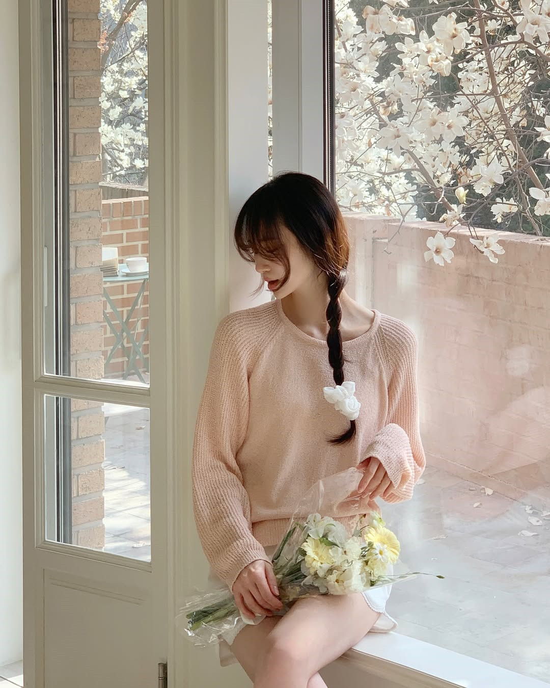 5 kiểu tóc trẻ trung, dễ làm, hợp diện cùng váy vóc mùa hè- Ảnh 3.