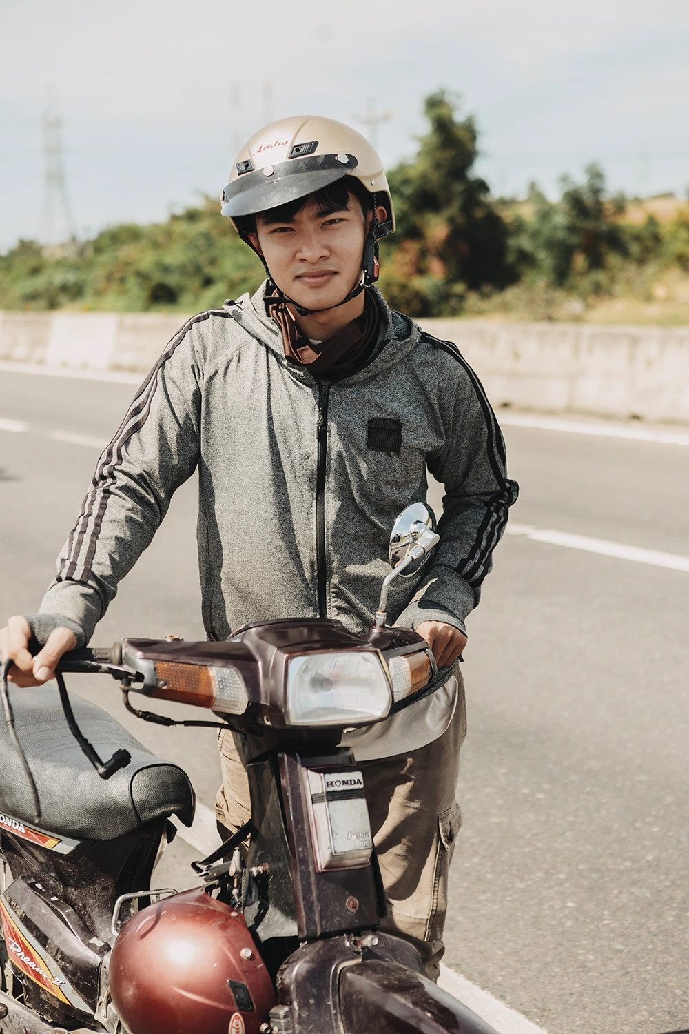 Lê Tuấn Khang nói về điểm yếu của mình khi đóng 'Lật mặt 8' le tuan khang noi ve diem yeu cua minh khi dong lat mat 8 hinh anh 2