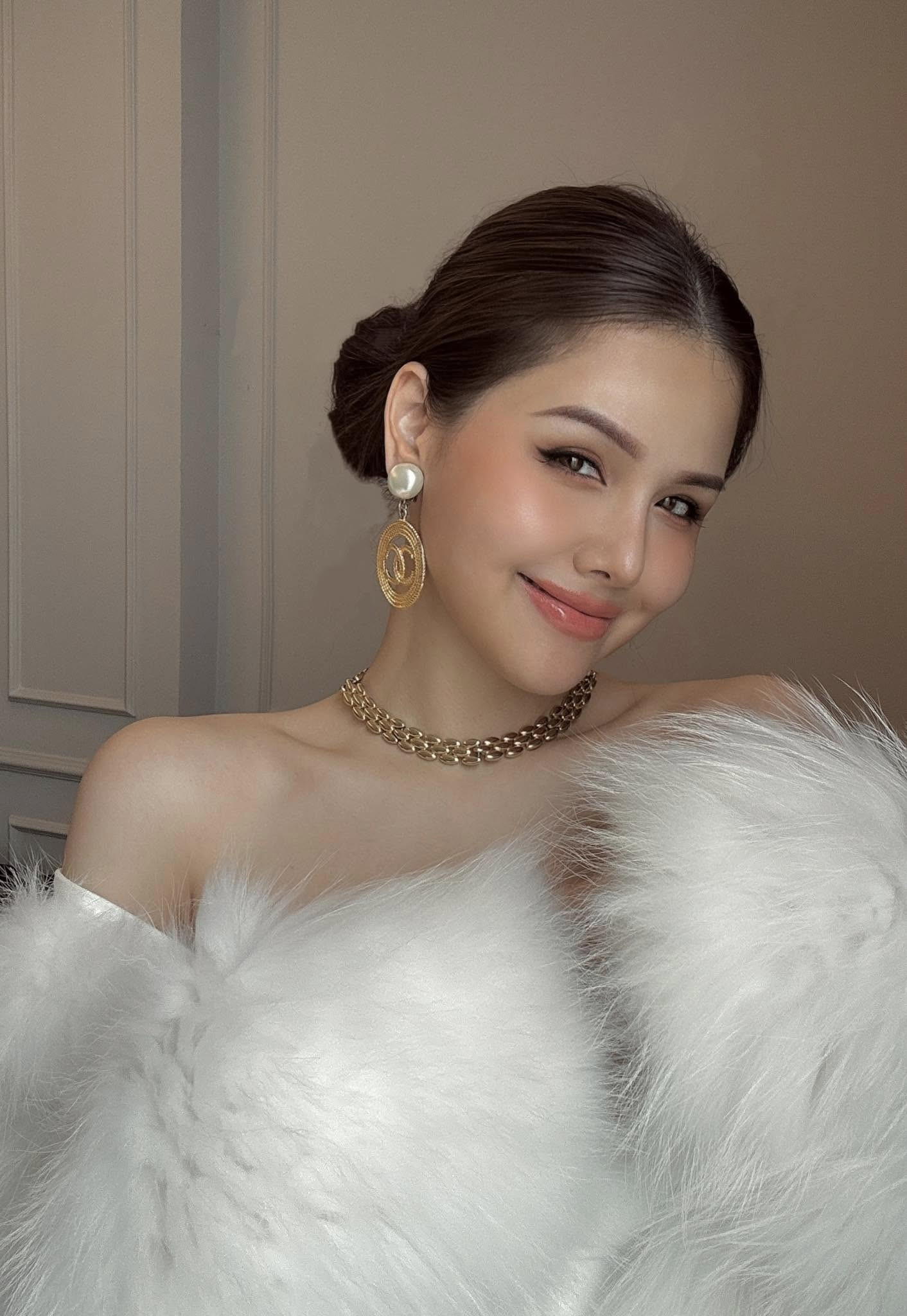 Sao nữ Vbiz lấy TGĐ tập đoàn nghìn tỷ kết hôn 5 năm chưa từng để lộ mặt chồng