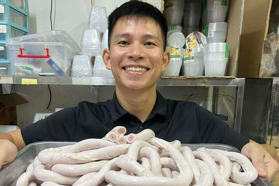 TikToker 'Thế Lòng Se Điếu' quảng cáo đoạn lòng lợn dài 40m là ai?