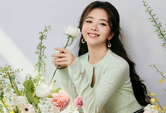 Trúng số độc đắc sau 16h30 chiều nay (8/5/2025), 3 con giáp được Thần tiên ưu ái, quý nhân mở đường, tiền bạc ào ào đổ về túi