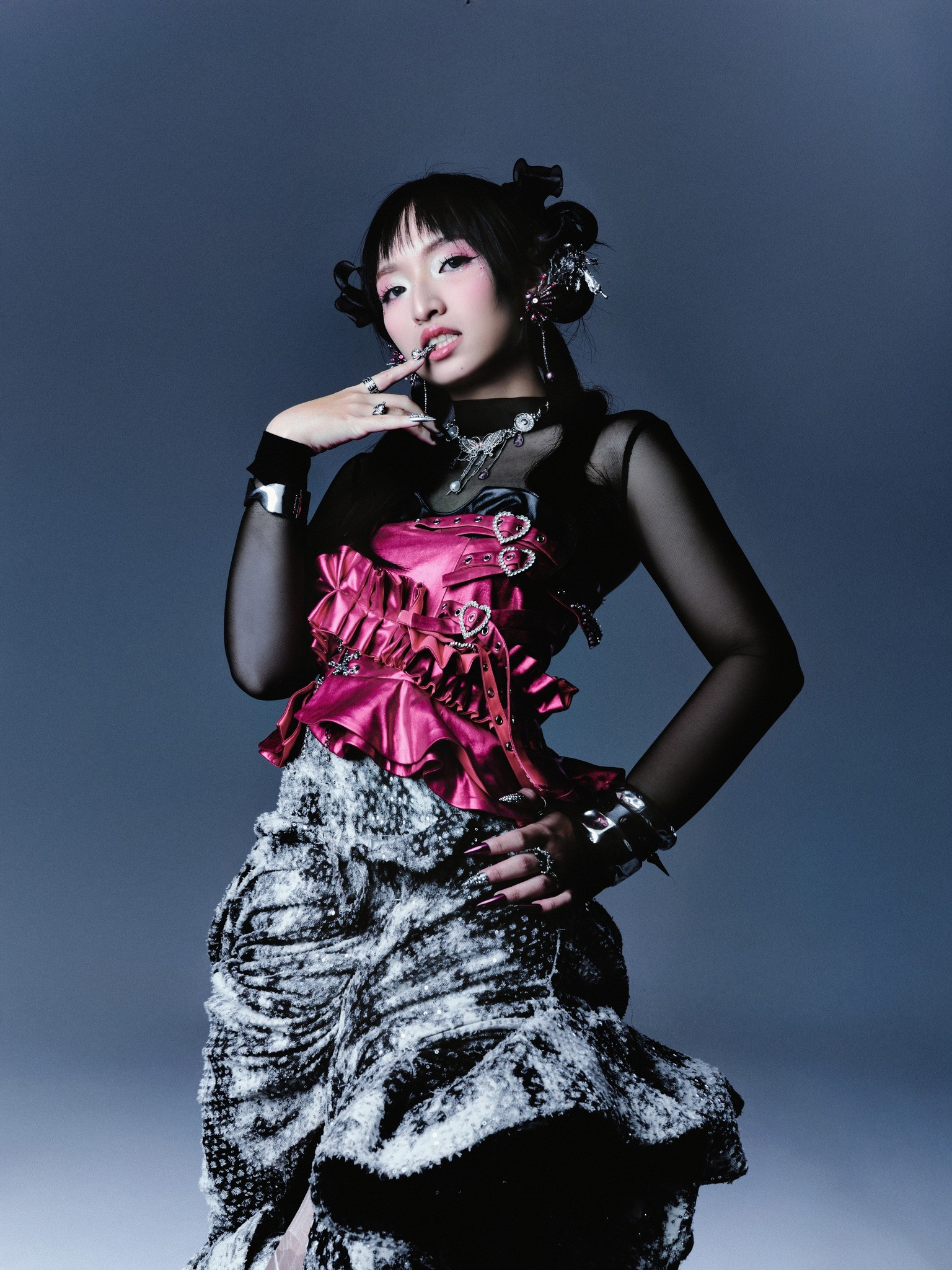 Bông hồng lai được nhắc tới nhiều nhất ở Em xinh ảnh 2