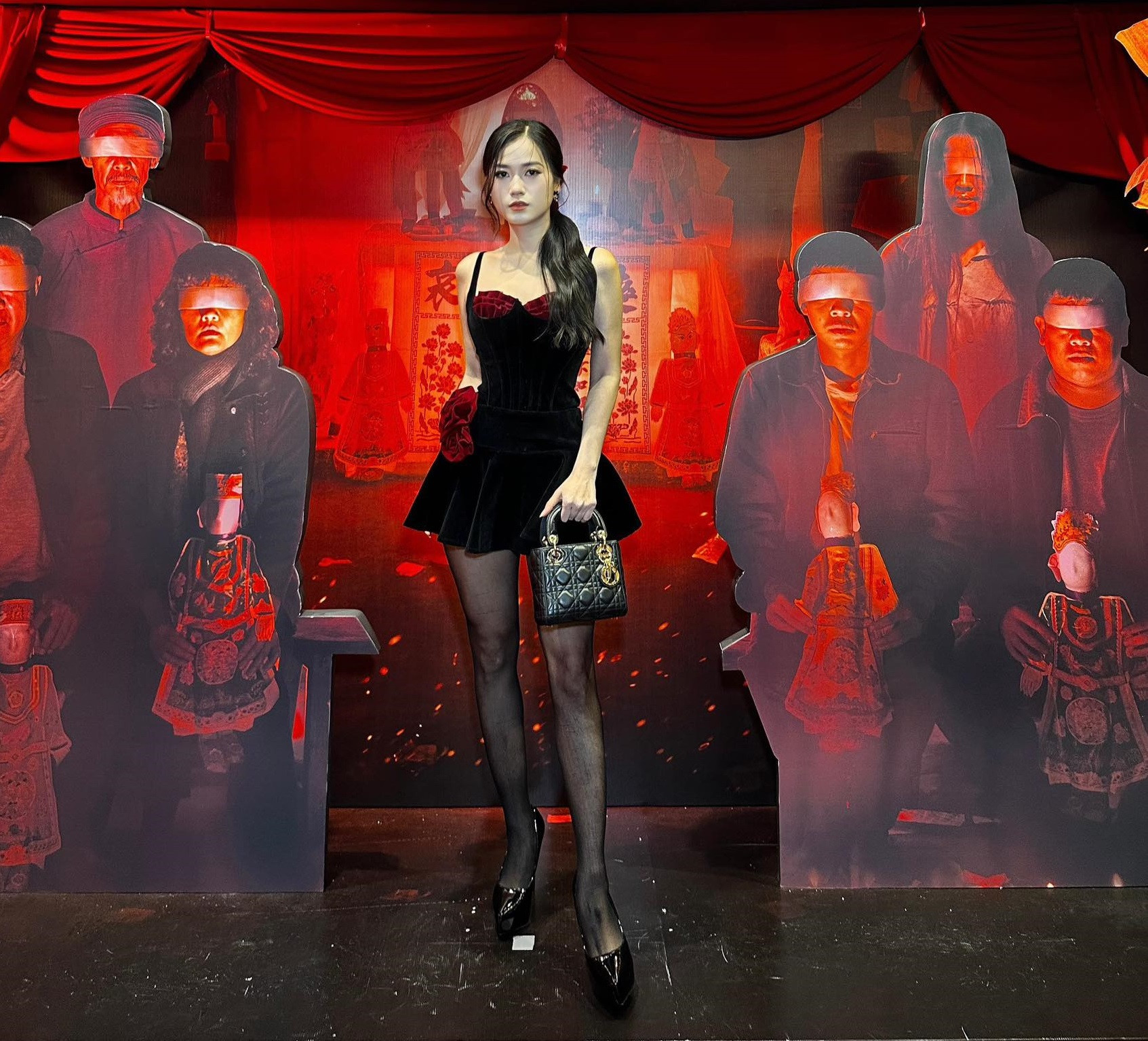 Bóng lưng của 1 mỹ nhân Vbiz sau giảm cân khiến 44 triệu người sững sờ khi biết danh tính