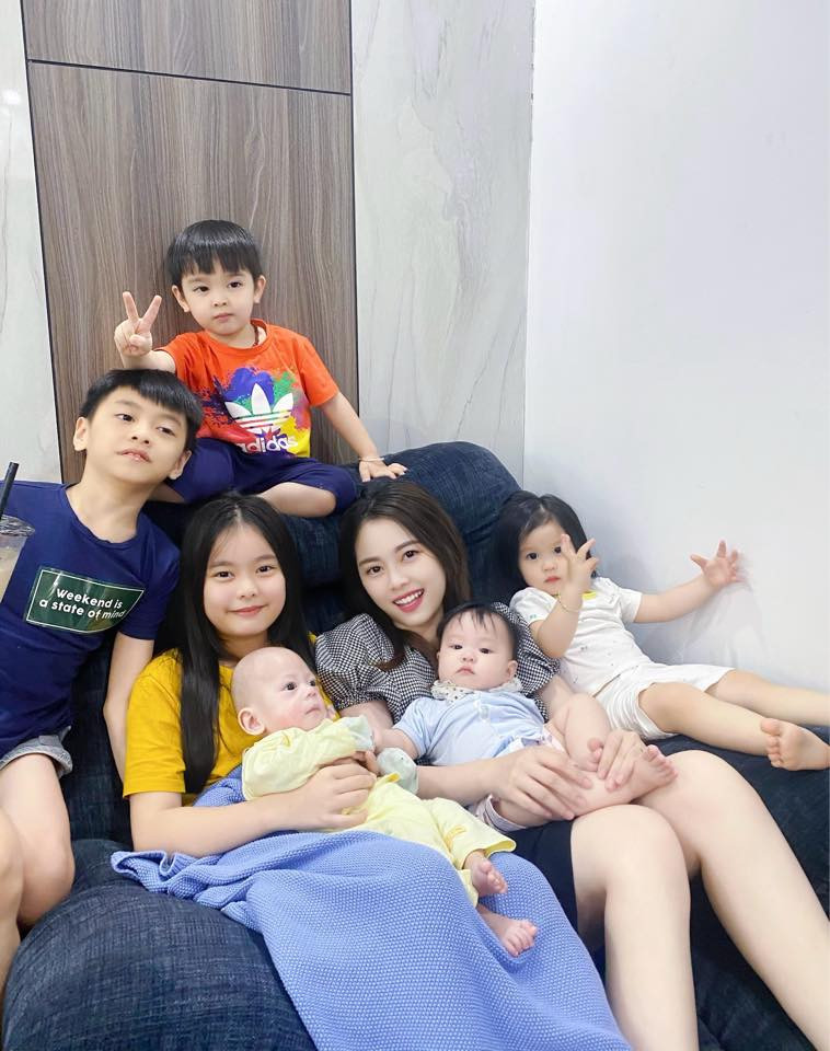 Hằng Túi hiếm hoi khoe ảnh 6 con bất ngờ nhất ngoại hình quý tử thứ 6