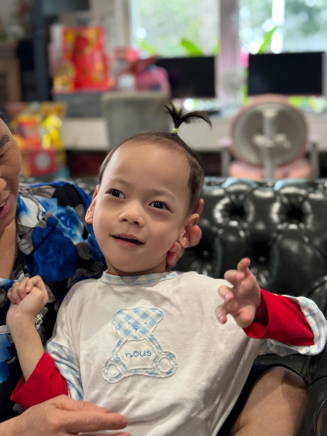 Hằng Túi hiếm hoi khoe ảnh 6 con bất ngờ nhất ngoại hình quý tử thứ 6