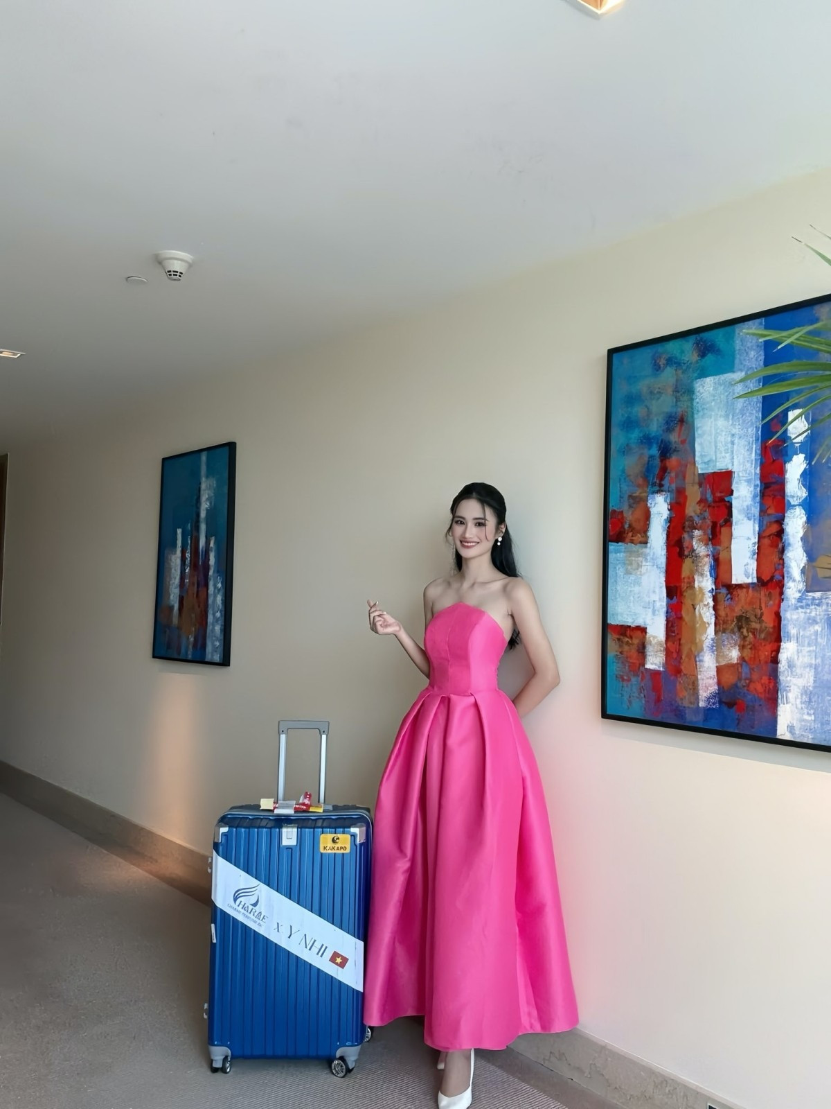 Hoa hậu Ý Nhi bị soi trình tiếng Anh ngay ngày đầu nhập cuộc Miss World Hoa hậu Ý Nhi bị soi trình tiêng Anh ngay ngày đầu nhập cuộc Miss World