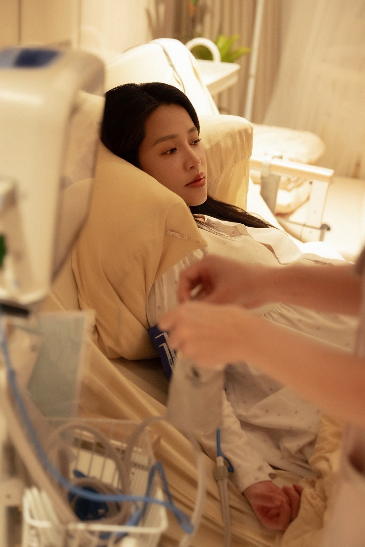 Lộ hình ảnh hiểm hoi cho thấy nhan sắc thật của Puka sau khi sinh em bé