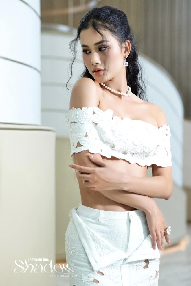 Những người đẹp chỉ mải mê đi thi hoa hậu