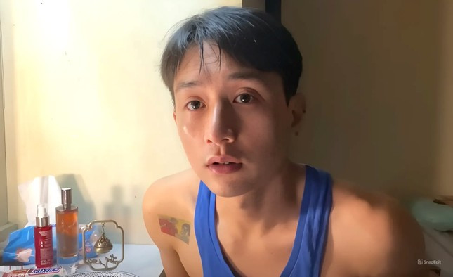 Sao Việt bị HIV bất lực vì không kiếm nổi tiền, chật vật chạy ăn từng bữa, tháng 7 về lại Việt Nam Sao nam Vbiz bị HIV bất lực vì không kiếm nổi tiền, chật vật chạy ăn từng bữa, trở về Việt Nam vào tháng 7 tới - Ảnh 1