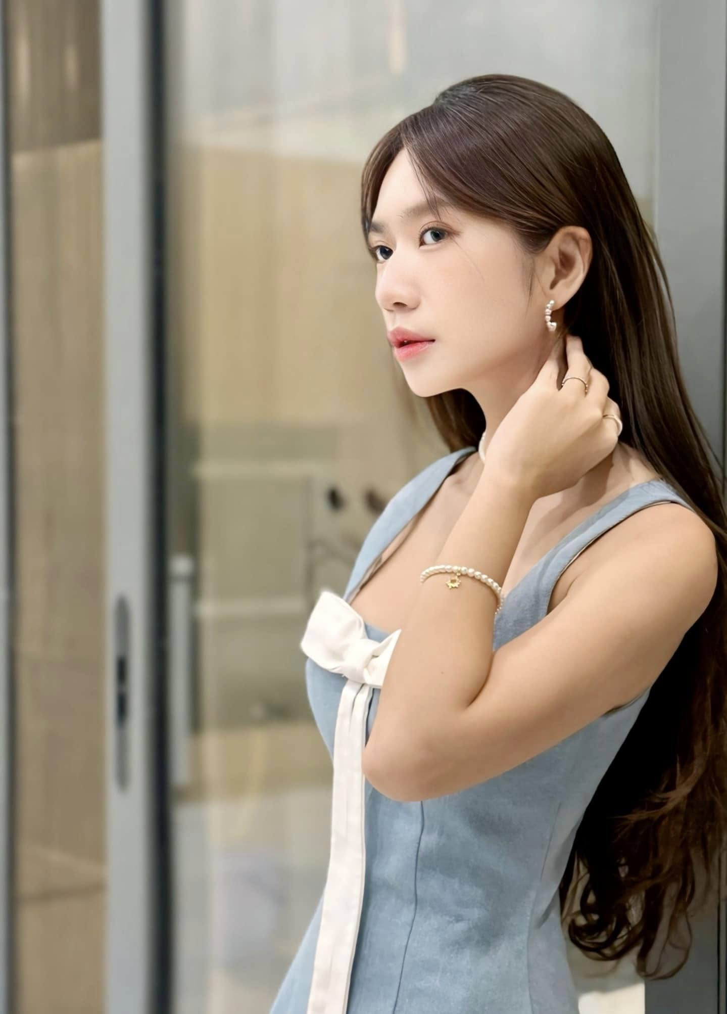 Trẻ lâu như Minh Hà - vợ Lý Hải: Đánh bay hình ảnh mẹ 4 con bằng chiếc váy giá chưa tới 2 triệu 476481106102230725855168779138717214786791561n