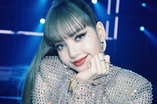 Trình độ tiếng Anh của Lisa hiện tại ra sao?