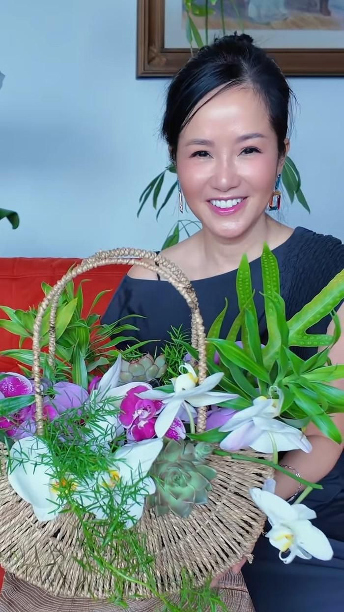 Xuất hiện rạng rỡ sau đợt xạ trị thứ 3, Bống Hồng Nhung chia sẻ về thú vui duy trì suốt thời gian bị bệnh Xuất hiện rạng rỡ sau đợt xạ trị thứ 3, Bống Hồng Nhung chia sẻ về thú vui duy trì suốt thời gian bị bệnh- Ảnh 3.